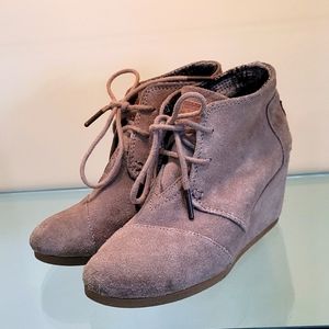 Tom's bottie